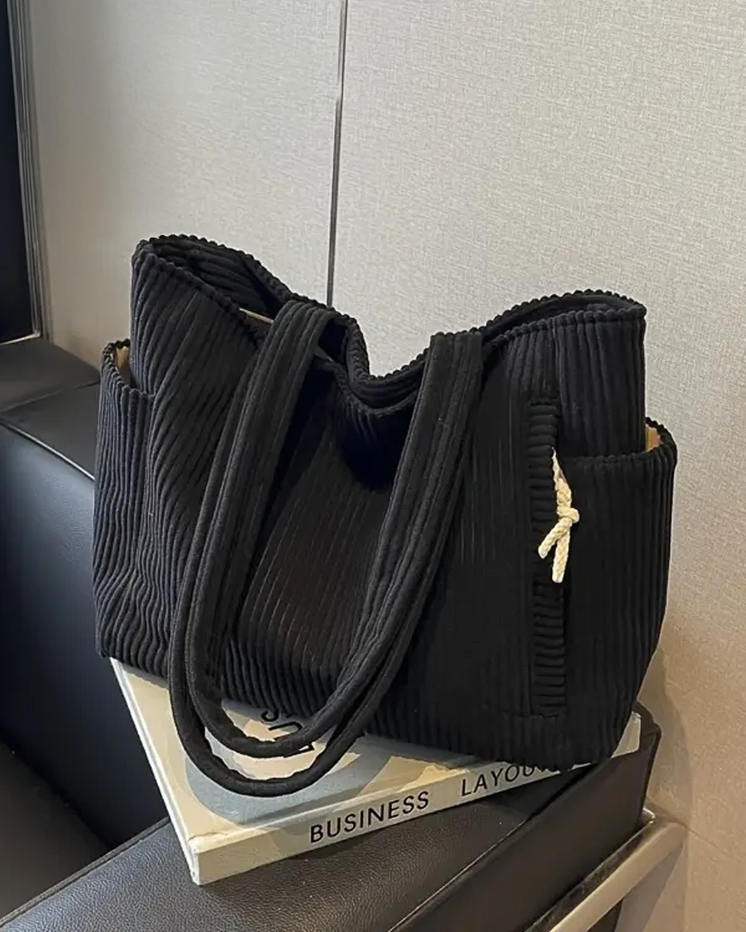 Nika | RIBBED TOTE BAG WITH DRAWSTRING DETAIL