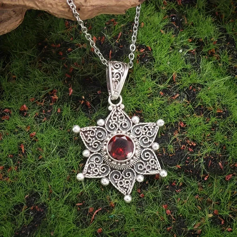 Jessindra Carmalyth Necklace | White Gold 18k