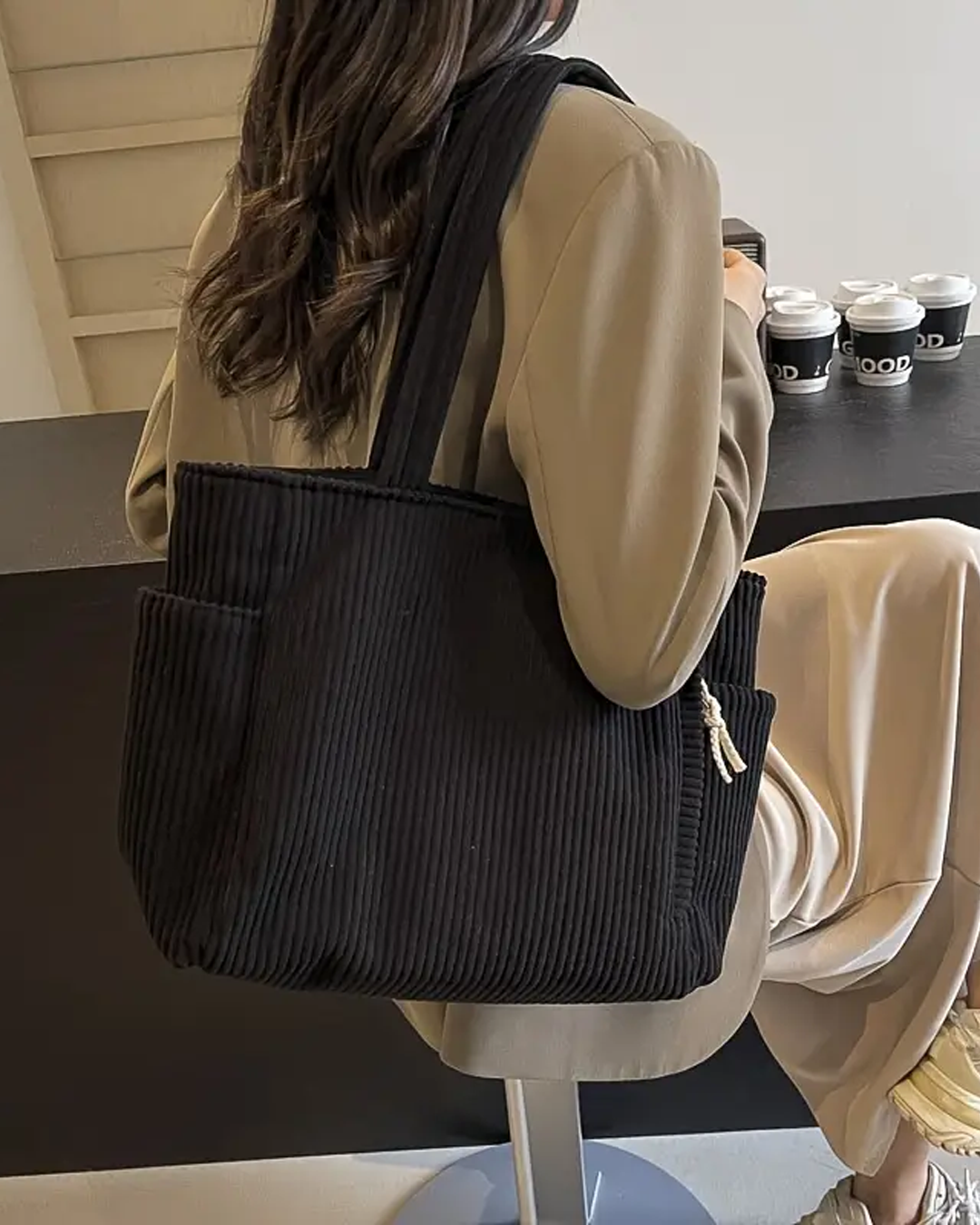 Nika | RIBBED TOTE BAG WITH DRAWSTRING DETAIL