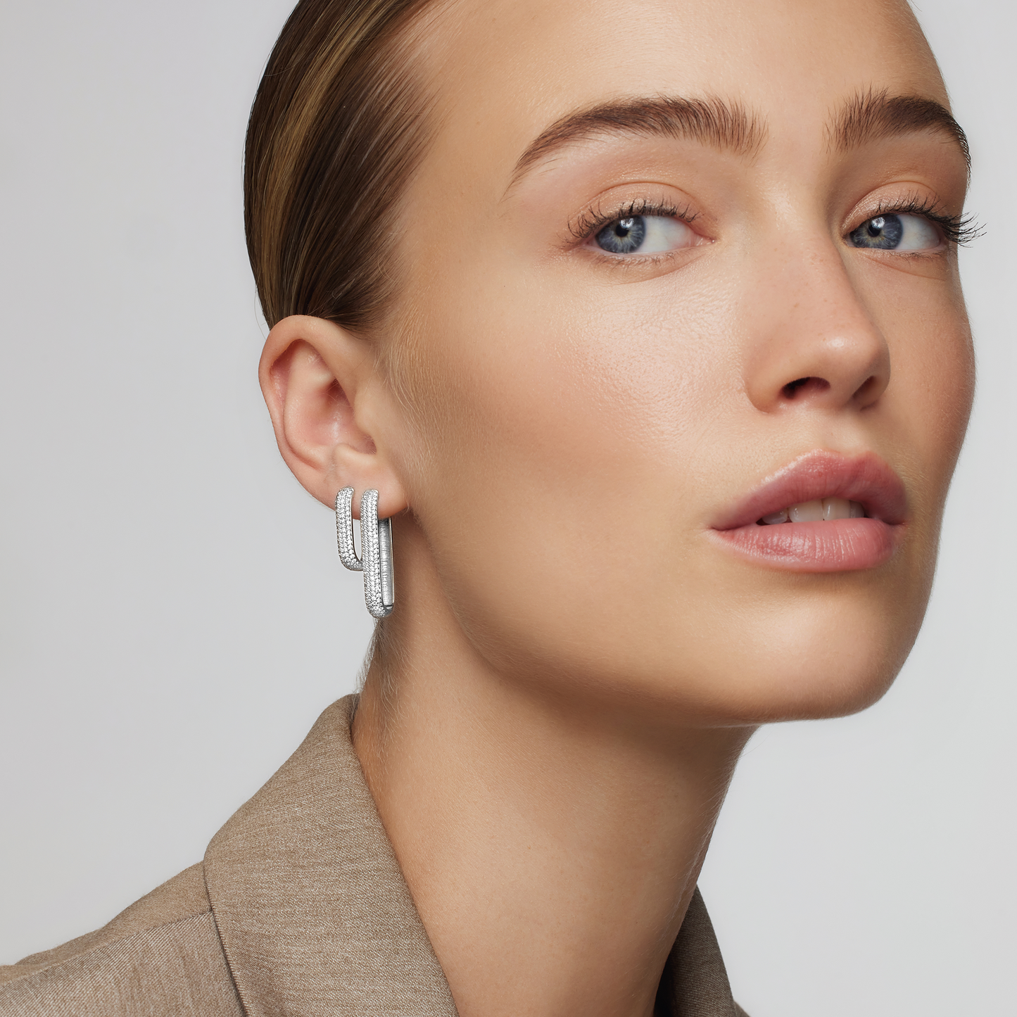 Icon Pavé Hoops | White Gold 18k