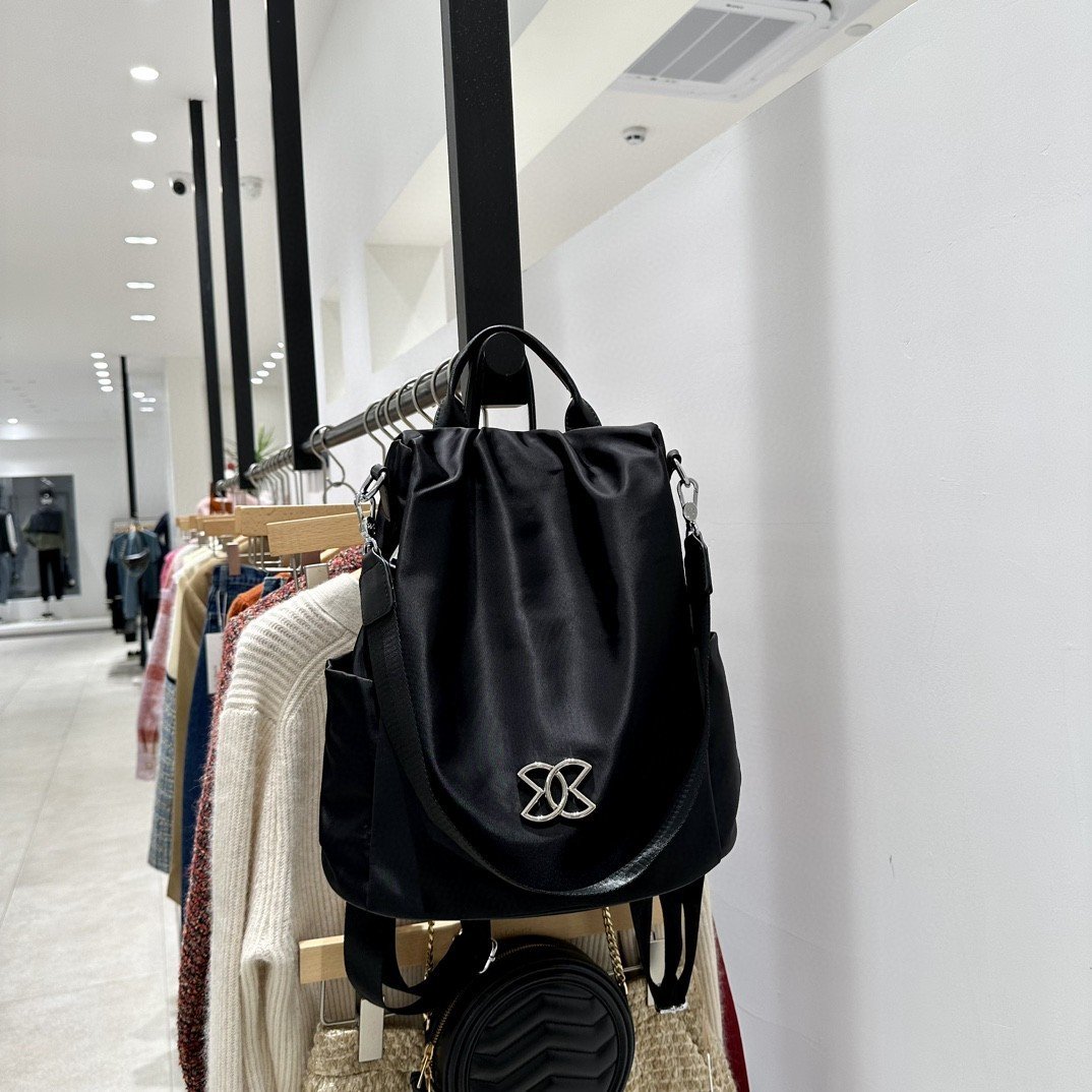True Look | Luxury Travel Backpack