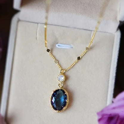 Thessia Lunebray Necklace | Gold 16k
