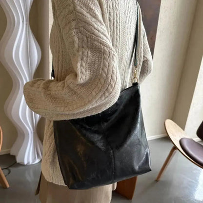 Alexis - Vintage Leather Bucket Bag for Daily Use