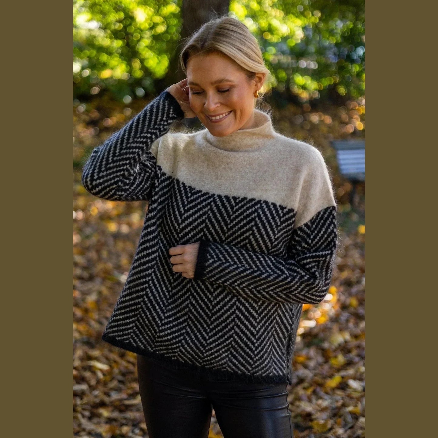 Latanya | Soft Turtleneck